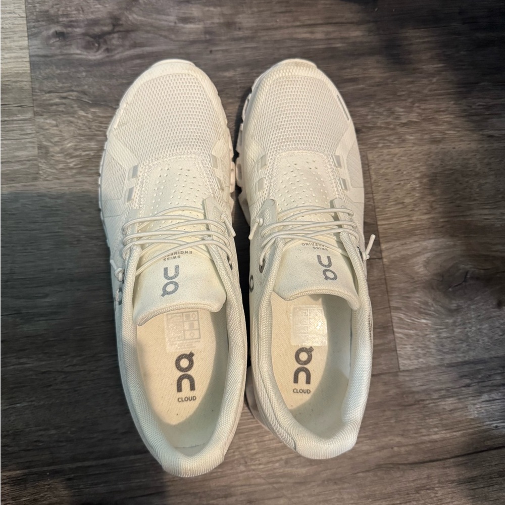 On Running White Athletic Shoes with Cloud Cushioning